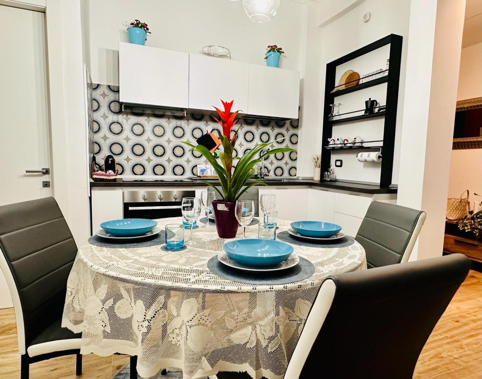 Lombardo'S Family - Free Private Parking 700M From The Station! Appartement La Spezia Buitenkant foto